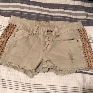 Hippie laundry tan shorts with red tribal design